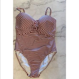 Bundle of two bathing suits